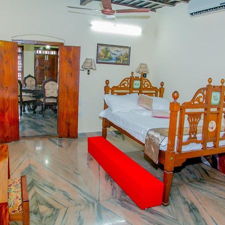 Trium Heritage Villa Chengannur Buitenkant foto